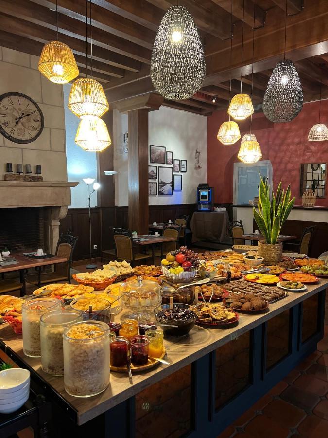 Hotel Les Ursulines Отон Екстериор снимка