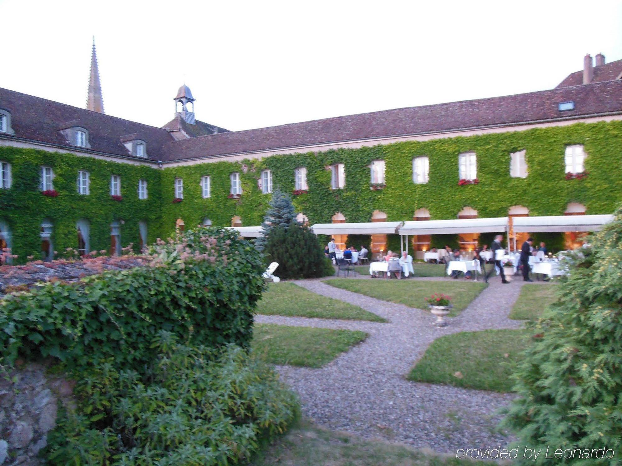 Hotel Les Ursulines Отон Екстериор снимка