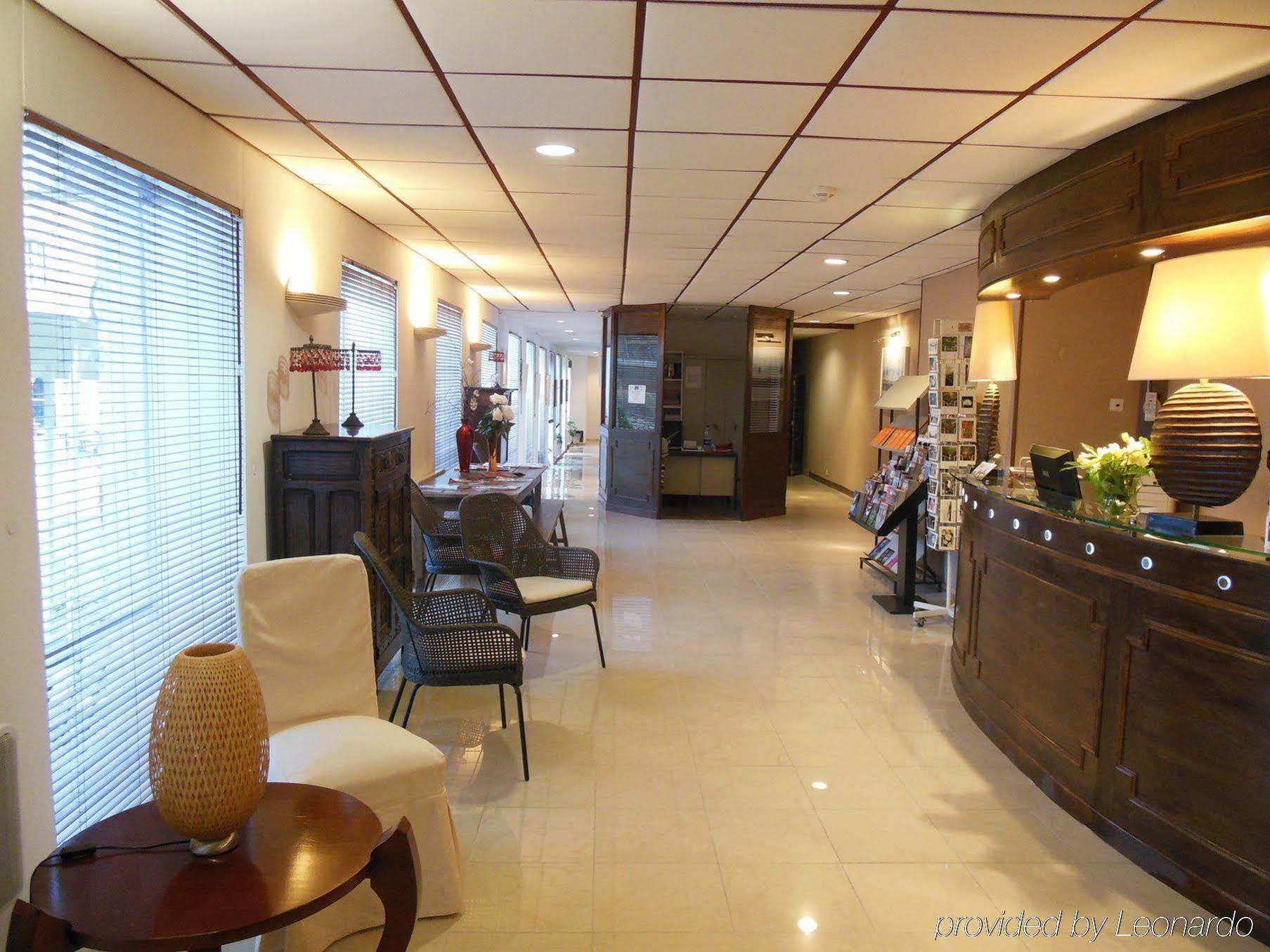 Hotel Les Ursulines Отон Екстериор снимка