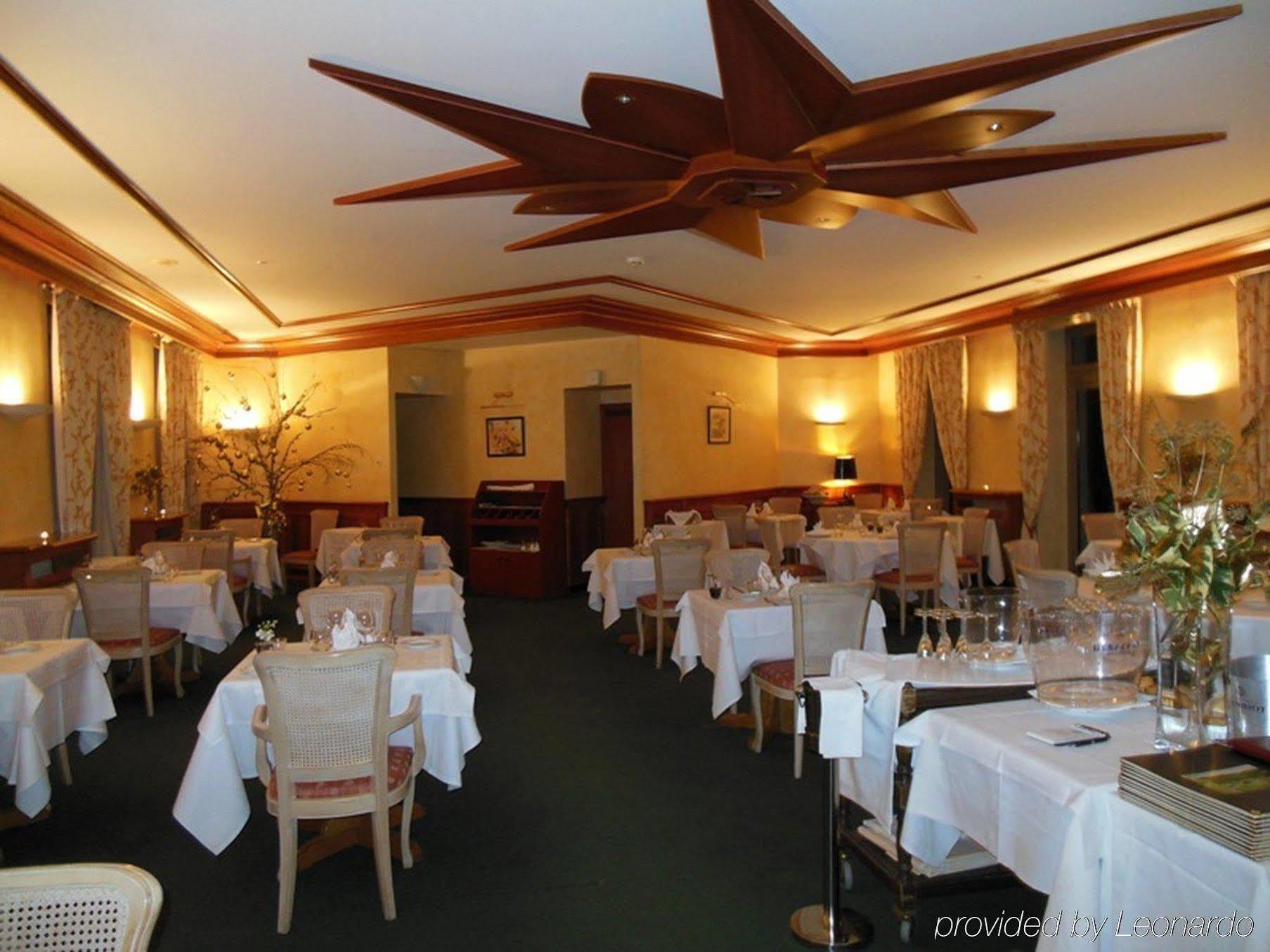 Hotel Les Ursulines Отон Екстериор снимка