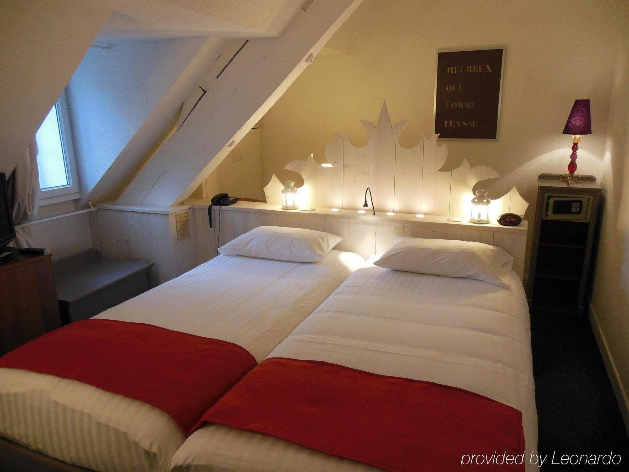 Hotel Les Ursulines Отон Екстериор снимка