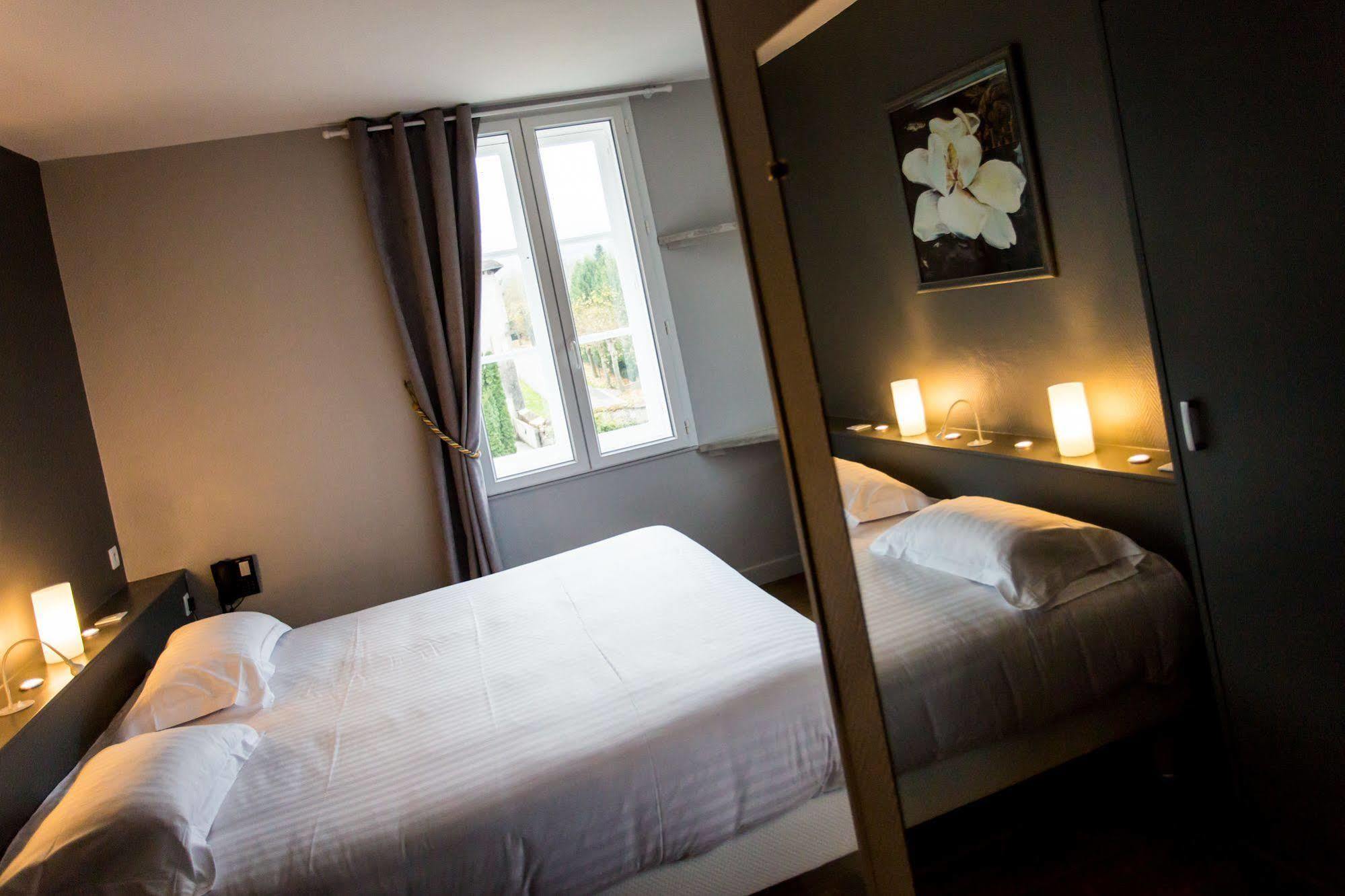 Hotel Les Ursulines Отон Екстериор снимка
