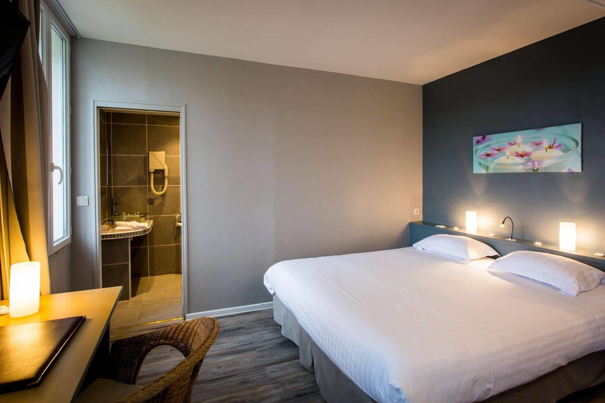 Hotel Les Ursulines Отон Екстериор снимка