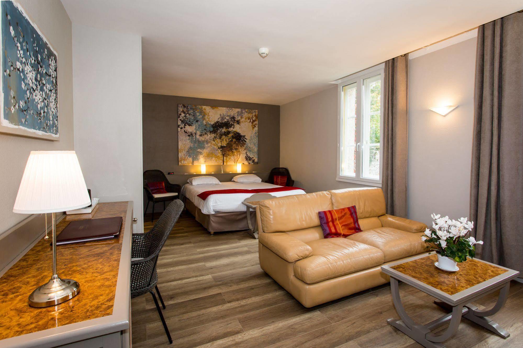Hotel Les Ursulines Отон Екстериор снимка